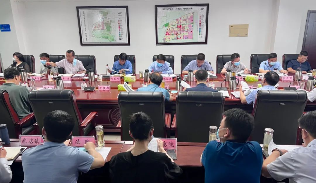 何武周主持召开党工委第22次（扩大）会议