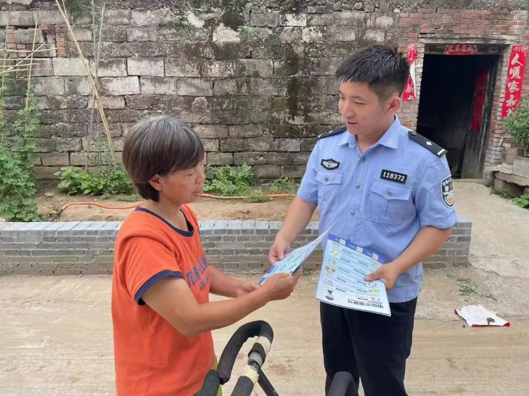 青年干警任志伟，扎根社区显担当
