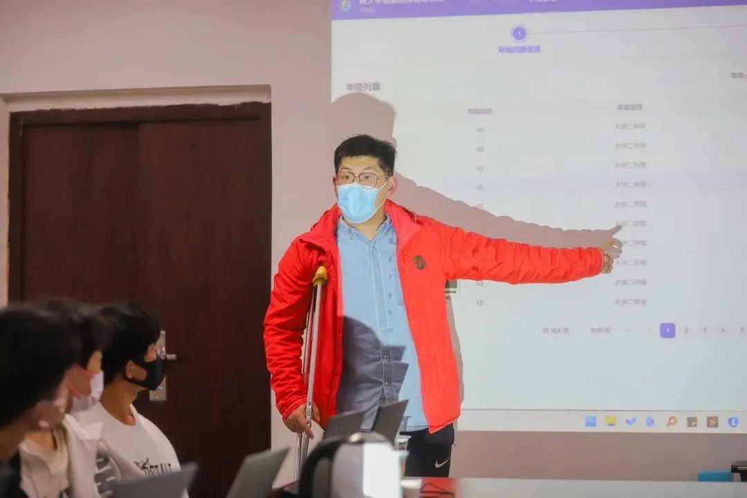 宋子恒：对学生负责比养伤更重要