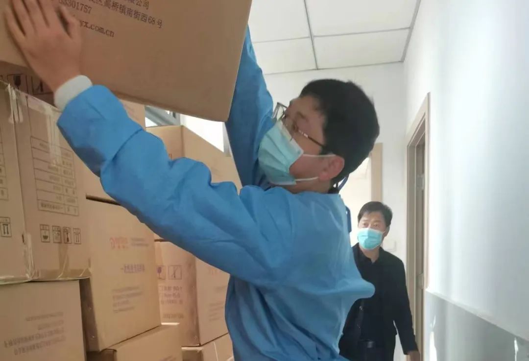冲在一线的白衣天使——刘宁航