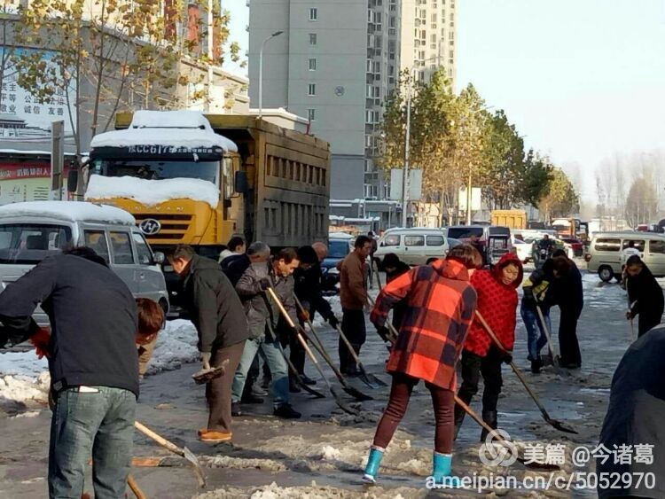 诸葛镇：下雪的日子心系百姓 抗雪防寒送温暖