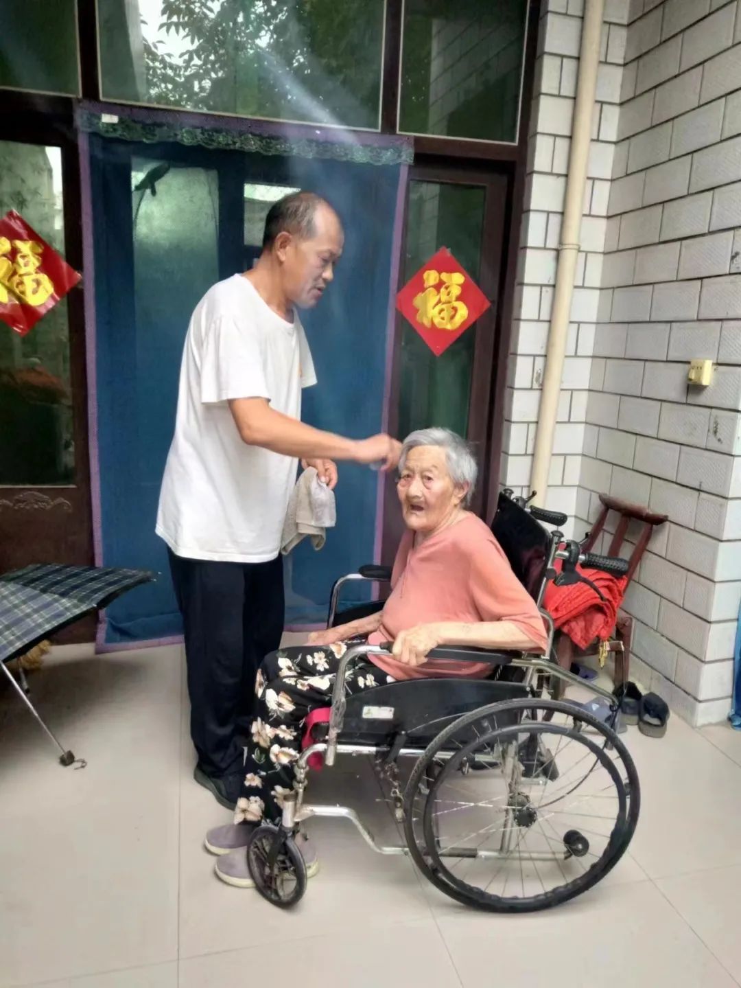 周运法：孝老爱亲好榜样